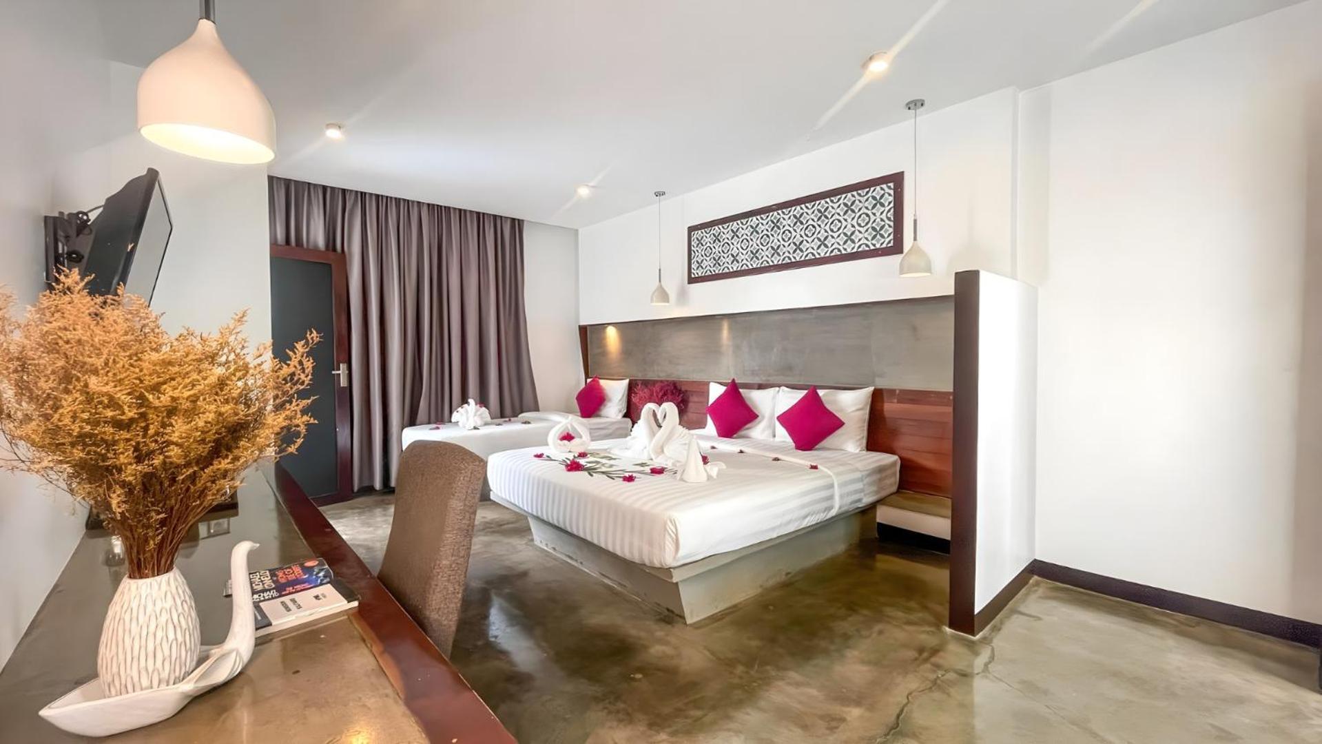 The Calm Oasis Hotel Siem Reap Bagian luar foto