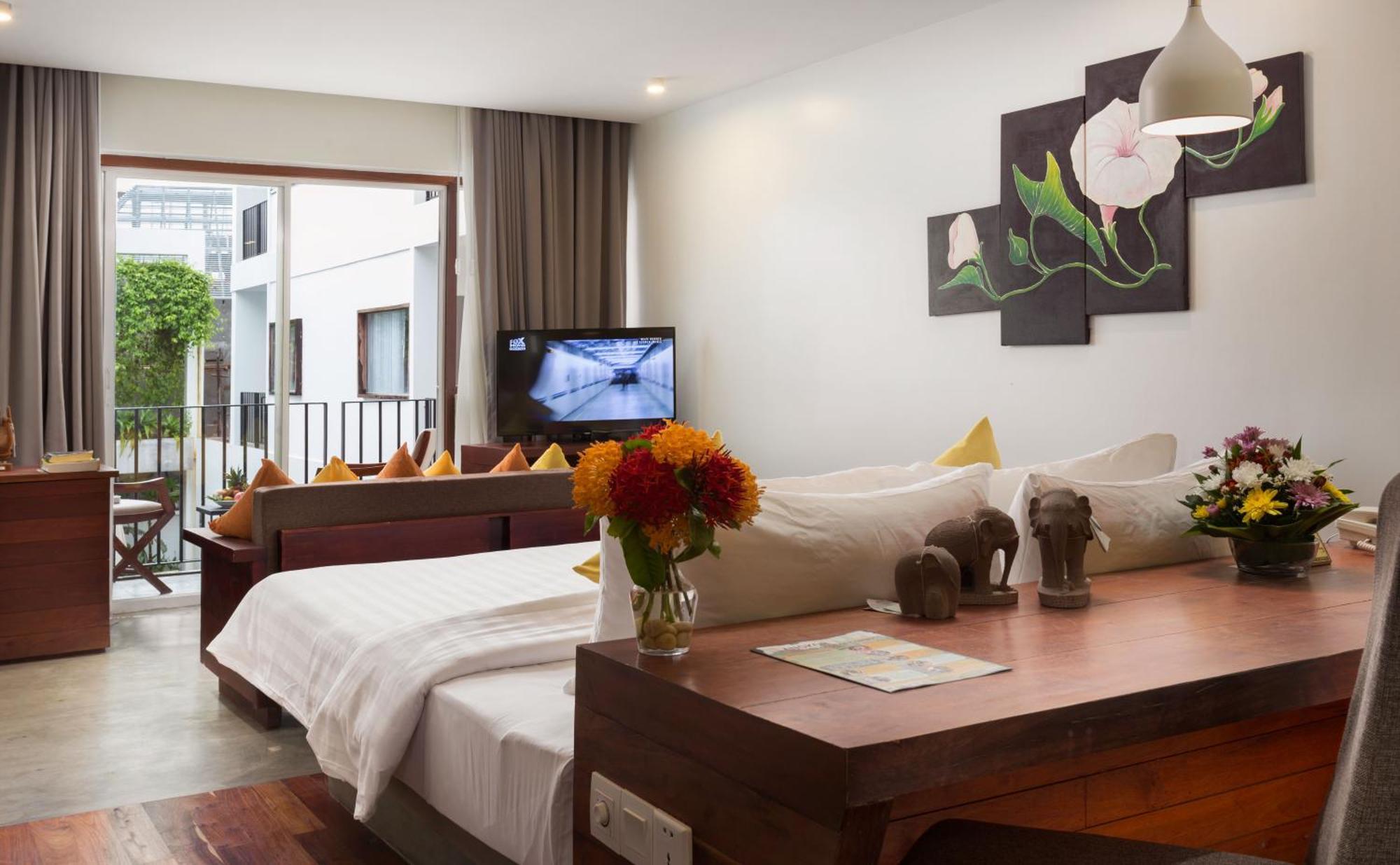 The Calm Oasis Hotel Siem Reap Bagian luar foto