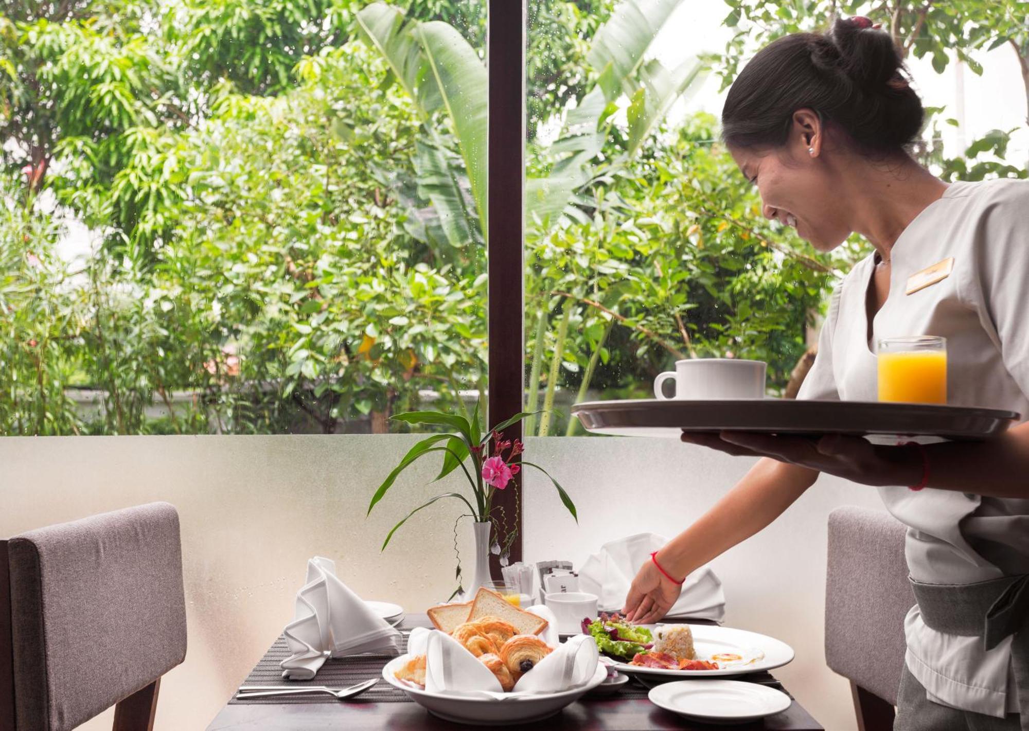 The Calm Oasis Hotel Siem Reap Bagian luar foto