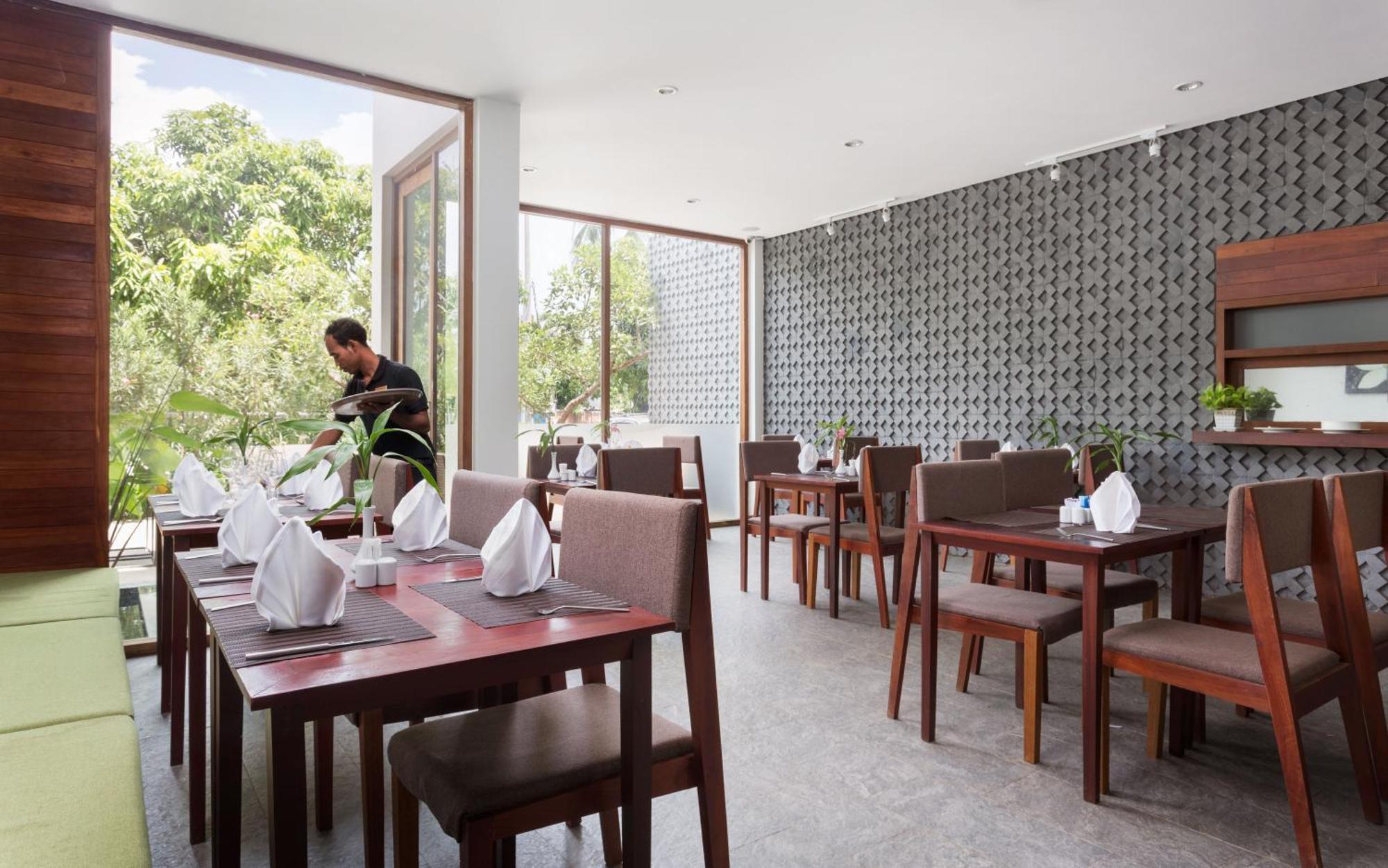 The Calm Oasis Hotel Siem Reap Bagian luar foto